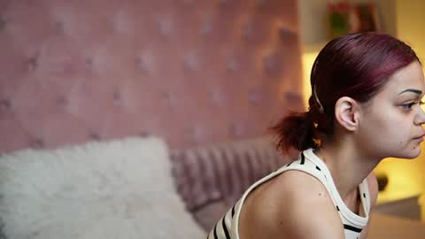  Maia  online show from April 19, 2026, 8:55 pm