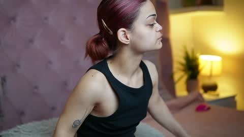 Snapshot of maiamini chatting on April 30, 2026, 8:57 pm Maia online show from April 30, 2026, 8:57 pm