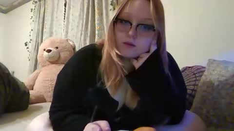 Snapshot of maicii006 chatting on December 3, 2025, 1:57 am maicii006 online show from December 3, 2025, 1:57 am