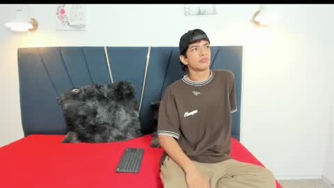 maicol_cum23 online show from September 17, 2025, 1:24 pm