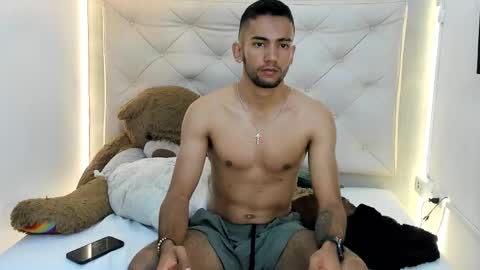 maicolparker0 online show from March 24, 2026, 2:22 pm