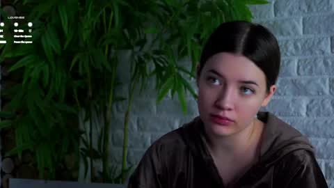 Lucy online show from April 28, 2026, 1:37 am