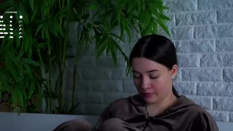 Lucy online show from April 28, 2026, 2:27 am