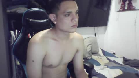 Snapshot of maikibrrr chatting on June 17, 2026, 10:21 pm Mike4k online show from June 17, 2026, 10:21 pm