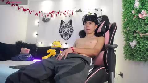 Snapshot of maiky_cooper chatting on February 15, 2025, 7:49 am Maiky Cooper online show from February 15, 2025, 7:49 am