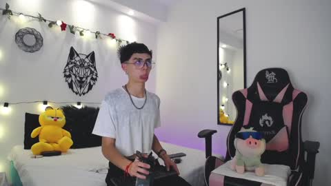 Snapshot of maiky_cooper chatting on February 21, 2025, 1:00 am Maiky Cooper online show from February 21, 2025, 1:00 am