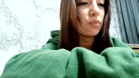 Snapshot of maileppanen chatting on November 5, 2025, 1:55 pm Sofia online show from November 5, 2025, 1:55 pm