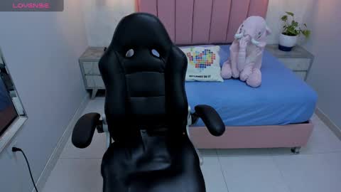  M A I L Y  online show from February 11, 2025, 12:58 pm