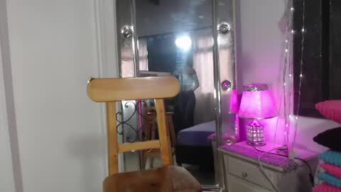 Snapshot of mailyn_gold chatting on May 21, 2026, 12:01 pm mailyn_gold online show from May 21, 2026, 12:01 pm