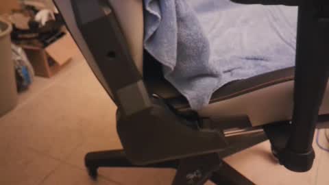 Gilly online show from December 16, 2024, 5:22 pm