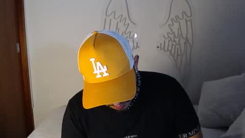 Snapshot of maison_xmed chatting on February 20, 2026, 5:57 pm maison_xmed online show from February 20, 2026, 5:57 pm