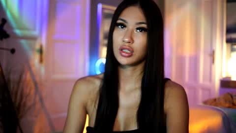 Snapshot of maistream chatting on September 17, 2025, 12:40 pm Mai online show from September 17, 2025, 12:40 pm