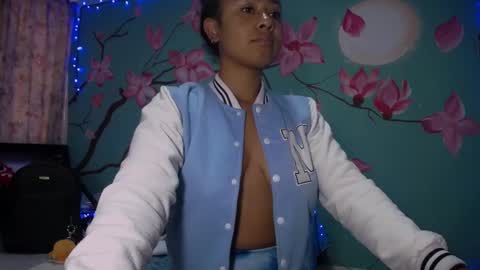 Snapshot of maite_loves chatting on January 1, 2025, 12:00 pm Maite online show from January 1, 2025, 12:00 pm