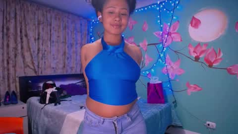 Snapshot of maite_loves chatting on February 12, 2025, 11:51 pm Maite online show from February 12, 2025, 11:51 pm