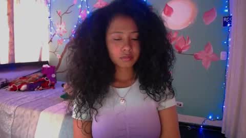 Snapshot of maite_loves chatting on February 21, 2025, 8:05 pm Maite online show from February 21, 2025, 8:05 pm