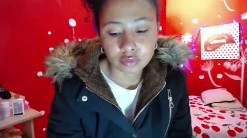 Snapshot of maite_loves chatting on October 18, 2025, 11:33 am Maite online show from October 18, 2025, 11:33 am