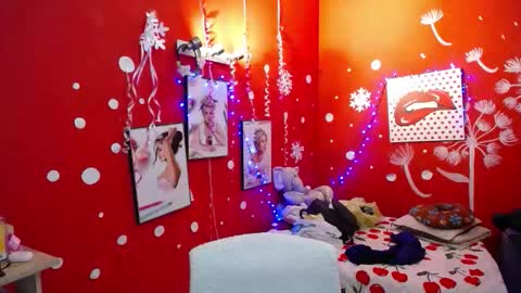 Snapshot of maite_loves chatting on October 28, 2025, 11:25 am Maite online show from October 28, 2025, 11:25 am