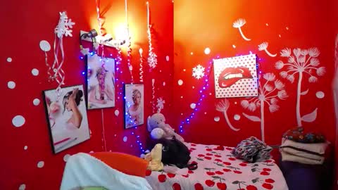 Snapshot of maite_loves chatting on October 31, 2025, 11:22 am Maite online show from October 31, 2025, 11:22 am