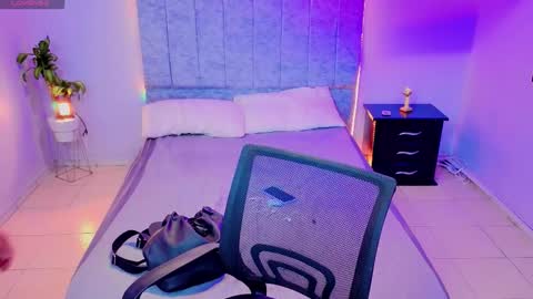 MAITE STONE1 online show from November 25, 2025, 3:28 am