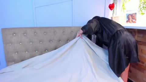 Maite online show from December 15, 2025, 8:13 pm