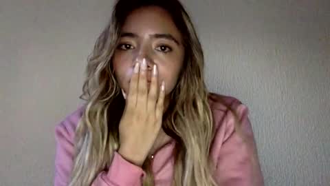 majo_gomezz online show from April 1, 2026, 10:40 pm