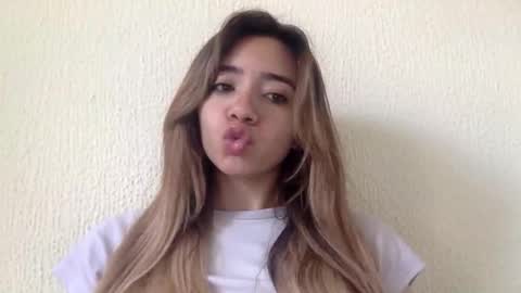 majo_gomezz online show from June 10, 2026, 4:50 pm