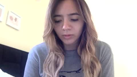 majo_gomezz online show from June 11, 2026, 4:27 pm