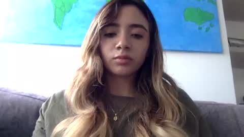 majo_gomezz online show from June 16, 2026, 9:06 pm