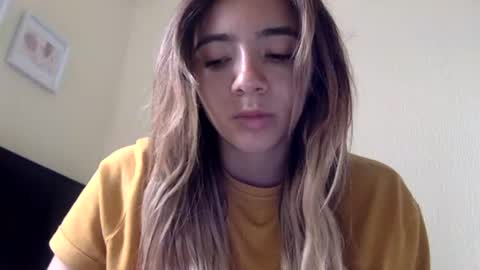 majo_gomezz online show from July 1, 2026, 5:23 pm