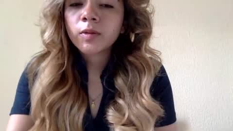majo_gomezz online show from July 24, 2026, 7:34 pm