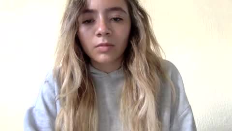 majo_gomezz online show from July 28, 2026, 7:39 pm