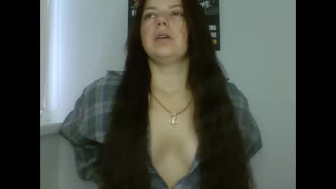 make_mesmile online show from December 16, 2025, 7:24 am