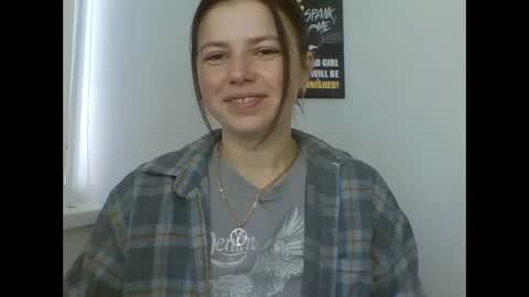 make_mesmile online show from April 7, 2026, 6:25 am