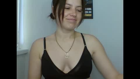 Snapshot of make_mesmile chatting on May 15, 2026, 6:53 am make_mesmile online show from May 15, 2026, 6:53 am