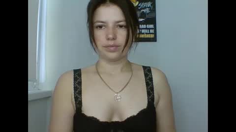 Snapshot of make_mesmile chatting on May 19, 2026, 6:42 am make_mesmile online show from May 19, 2026, 6:42 am