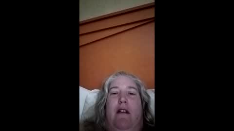 Snapshot of makemesmilef chatting on April 20, 2026, 3:42 am makemesmilef online show from April 20, 2026, 3:42 am