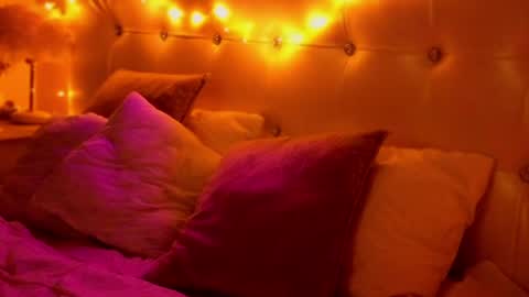 Lia  online show from April 10, 2026, 11:59 am