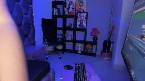 maky_coss online show from April 13, 2026, 1:05 pm