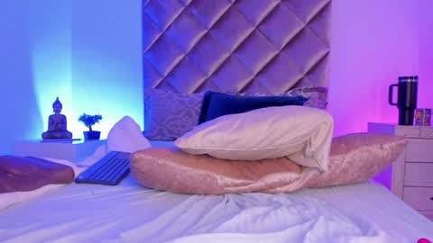 Call Me  Mala   online show from December 11, 2024, 1:37 am