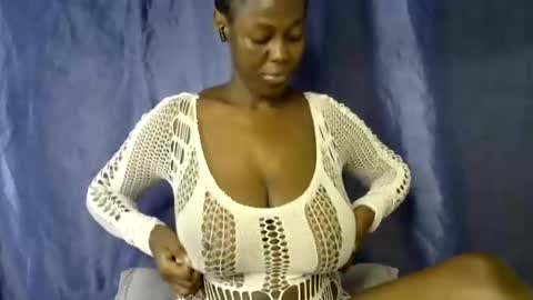 malaika_musa online show from May 25, 2026, 5:46 am