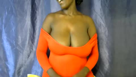 malaika_musa online show from May 29, 2026, 4:16 pm