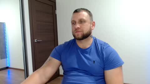 malchyshka online show from December 14, 2025, 2:44 pm