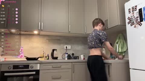 Snapshot of malcolm_yang chatting on January 28, 2025, 12:11 pm Tom and Mark 3 online show from January 28, 2025, 12:11 pm