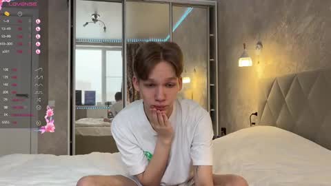 Snapshot of malcolm_yang chatting on February 3, 2025, 12:36 pm Tom and Mark 3 online show from February 3, 2025, 12:36 pm