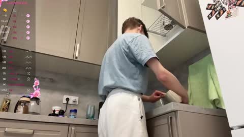 Snapshot of malcolm_yang chatting on February 8, 2025, 1:11 pm Tom and Mark 3 online show from February 8, 2025, 1:11 pm