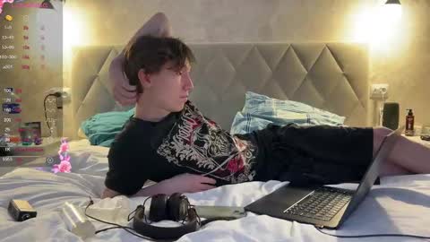 Snapshot of malcolm_yang chatting on February 8, 2025, 4:25 pm Tom and Mark 3 online show from February 8, 2025, 4:25 pm