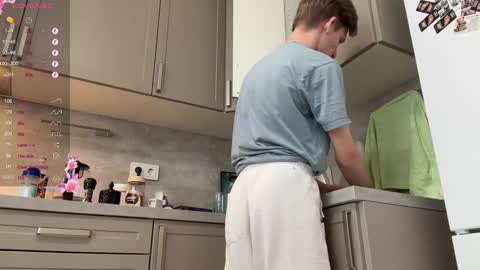 Snapshot of malcolm_yang chatting on February 10, 2025, 10:42 am Tom and Mark 3 online show from February 10, 2025, 10:42 am