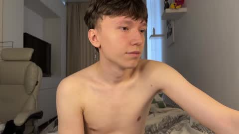 Snapshot of malcolm_yang chatting on September 28, 2025, 4:51 am Tom and Mark 3 online show from September 28, 2025, 4:51 am