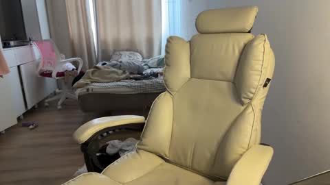 Snapshot of malcolm_yang chatting on October 2, 2025, 10:55 am Tom and Mark 3 online show from October 2, 2025, 10:55 am