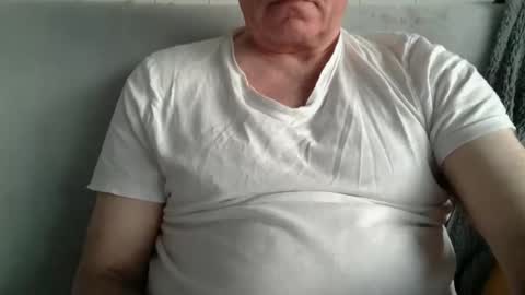 male_toy1 online show from April 24, 2026, 6:10 pm